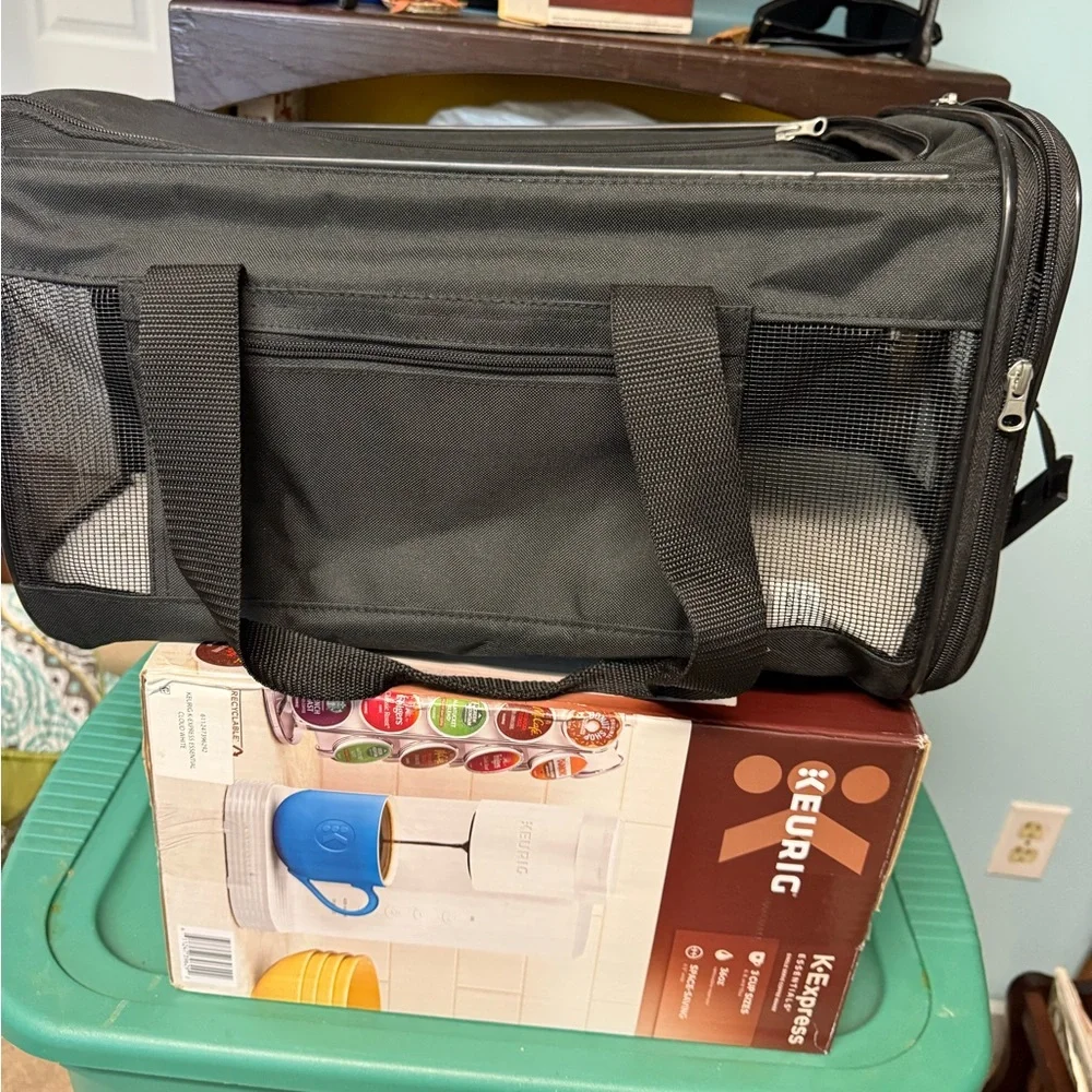 Black Small Pet Carrier with Durable Fabric and Sturdy Handles
